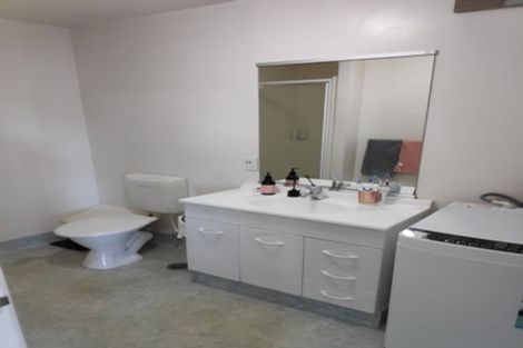 Photo of property in Palm Grove Apartments, 16/13d Palm Grove, Berhampore, Wellington, 6023