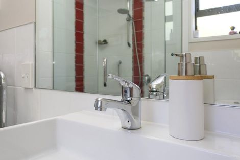 Photo of property in 19 Brompton Close, Richmond Heights, Taupo, 3330