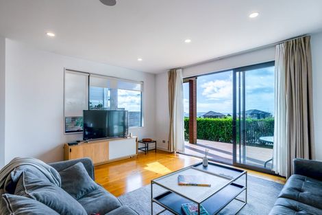 Photo of property in 11 Coastview Lane, Long Bay, Auckland, 0630
