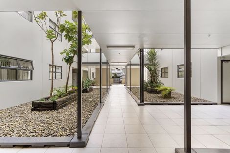 Photo of property in 3/124 Stancombe Road, Flat Bush, Auckland, 2016