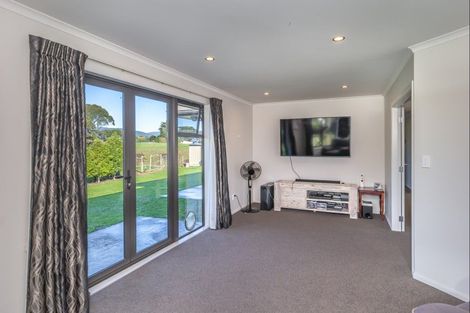 Photo of property in 9 Tullahoma Way, Ohau, Levin, 5570