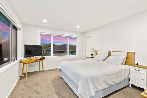 Photo of property in 3 Younger Lane, Massey, Auckland, 0614