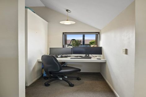 Photo of property in 2 Budleigh Street, Frankleigh Park, New Plymouth, 4310