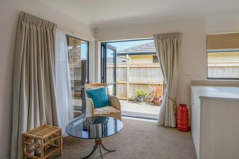 Photo of property in 8 Ian Peter Way, Otaki, 5512