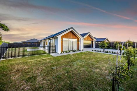Photo of property in 74 Turuturu Road, Hawera, 4674