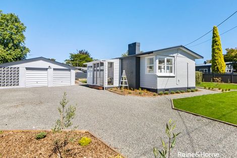 Photo of property in 10 Mahupuku Street, Greytown, 5712