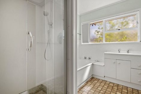 Photo of property in 6 Bellcroft Place, Belmont, Auckland, 0622