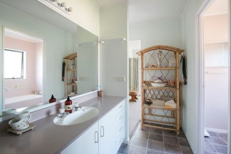 Photo of property in 14 Levley Lane, Katikati, 3129