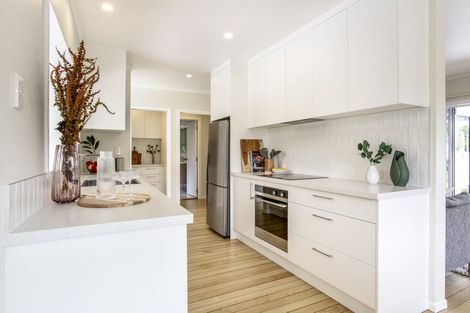 Photo of property in Peninsula Primary School, 61 Wharf Road, Te Atatu Peninsula, Auckland, 0610