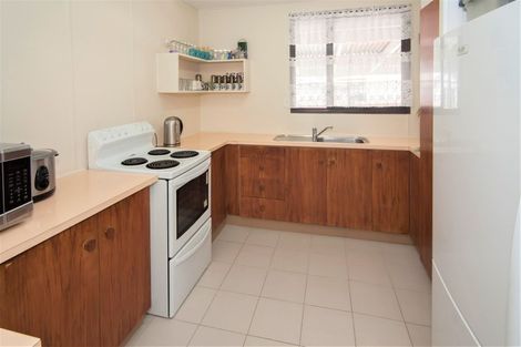 Photo of property in 2 Ireland Place, Ranui, Auckland, 0612