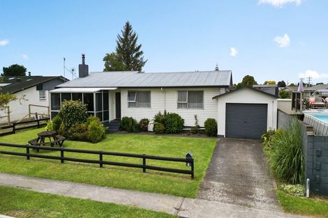 Photo of property in 4 Totara Drive, St Andrews, Hamilton, 3200
