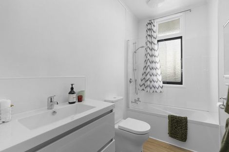 Photo of property in 167 Sutherland Road, Lyall Bay, Wellington, 6022