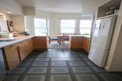 Photo of property in 2/326 Oriental Parade, Oriental Bay, Wellington, 6011