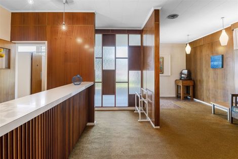 Photo of property in 355 Oxford Street, Levin, 5510