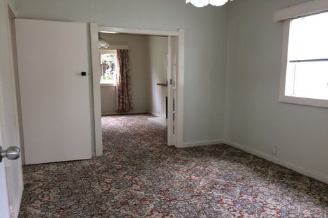 Photo of property in 3215 Great North Road, New Lynn, Auckland, 0600