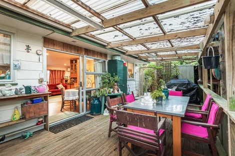 Photo of property in 138 Waimumu Road, Massey, Auckland, 0614