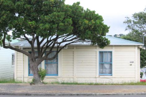 Photo of property in 254 Rintoul Street, Berhampore, Wellington, 6023