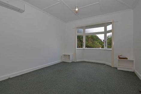 Photo of property in 88 Percy Dyett Drive, Karori, Wellington, 6012