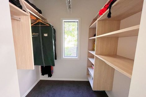 Photo of property in 5 Luxton Place, Mount Pleasant, Christchurch, 8081