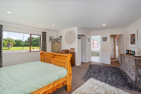 Photo of property in 8 Oribi Place, Whitianga, 3510