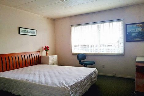 Photo of property in 190 Universal Drive, Henderson, Auckland, 0610