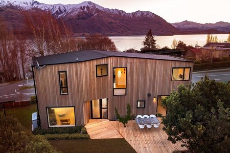 Photo of property in 9 Beacon Point Road, Wanaka, 9305