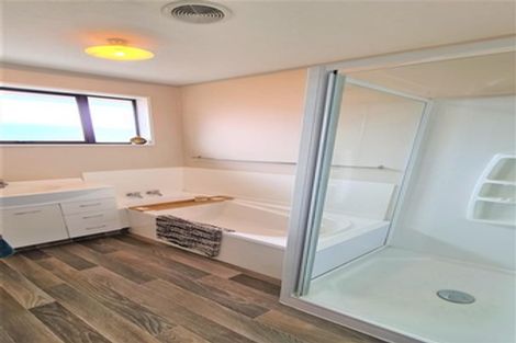 Photo of property in 1/39 Solomon Avenue, Redwood, Christchurch, 8051