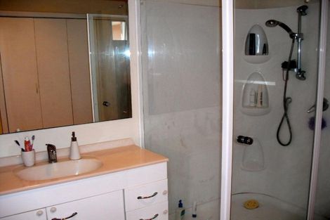 Photo of property in 32 Tirimoana Road, Te Atatu South, Auckland, 0602