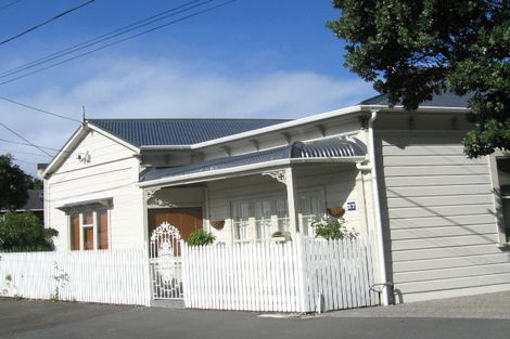 Photo of property in 27 Rua Street, Lyall Bay, Wellington, 6022