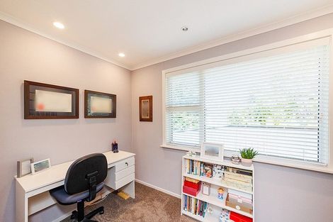 Photo of property in 104 Long Melford Road, Awapuni, Palmerston North, 4412