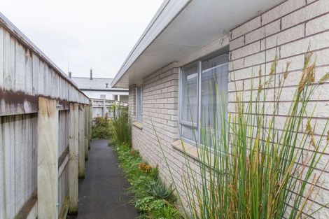 Photo of property in 5 Gladstone Street, Dannevirke, 4930