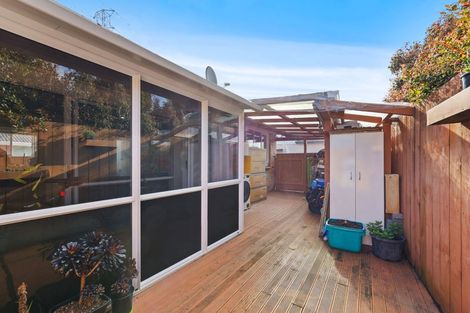 Photo of property in 20b Dale Crescent, Pakuranga, Auckland, 2010