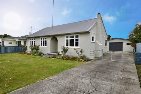 Photo of property in 2 Mckenzie Terrace, Carterton, 5713