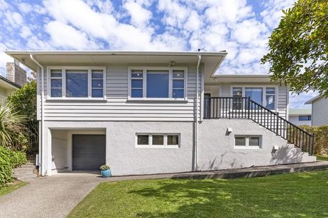 Photo of property in 103 Kenmore Street, Newlands, Wellington, 6037