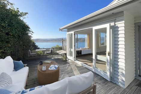 Photo of property in 24 Hungerford Road, Lyall Bay, Wellington, 6022
