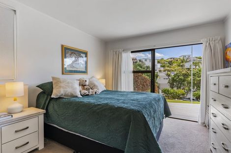 Photo of property in 5 Honeysuckle Lane, Mairangi Bay, Auckland, 0630