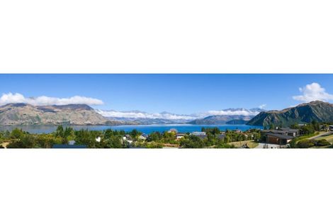 Photo of property in 12 Minaret Ridge, Wanaka, 9305