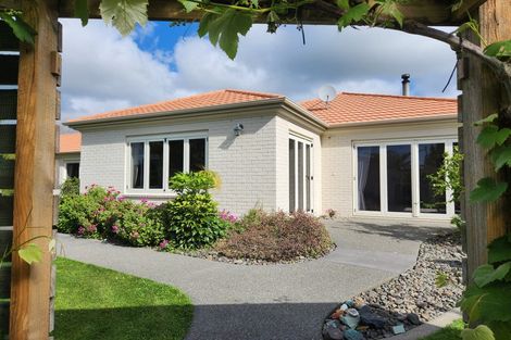 Photo of property in 1095 Queen Street East, Levin, 5571