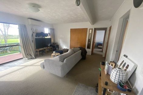 Photo of property in 39a Horokiwi Road West, Newlands, Wellington, 6037