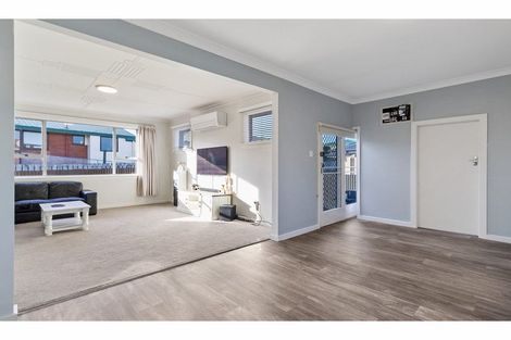 Photo of property in 37 Avenue Road, West End, Timaru, 7910