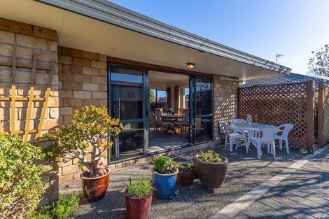 Photo of property in 80 Guildford Drive, Paraparaumu, 5032