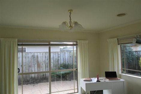 Photo of property in 8 Glen Loch Place, Paraparaumu, 5032