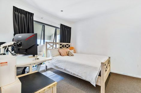 Photo of property in 12 Roy Maloney Drive, Henderson, Auckland, 0612