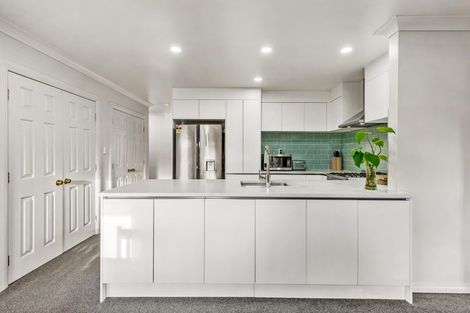 Photo of property in 51 Semillon Avenue, Henderson, Auckland, 0612