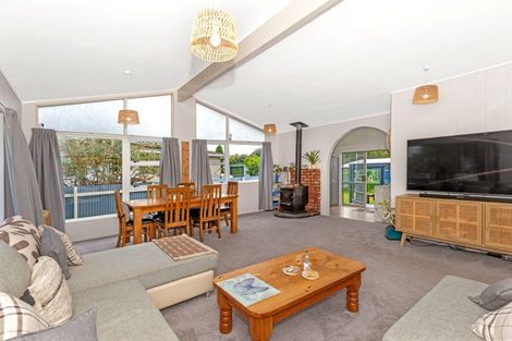 Photo of property in 21 Main Road, Makaraka, Gisborne, 4010