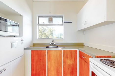 Photo of property in Beresford Apartments, 16/118 Russell Terrace, Berhampore, Wellington, 6023