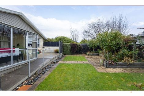 Photo of property in 20 Timaru Road, Waimate, 7924