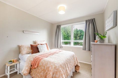 Photo of property in 37 Mazengarb Road, Paraparaumu Beach, Paraparaumu, 5032