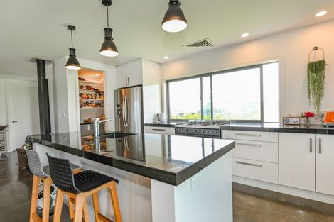 Photo of property in 254 Puketapu Road, Taradale, Napier, 4183