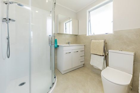 Photo of property in 35 Gossamer Drive, Pakuranga Heights, Auckland, 2010